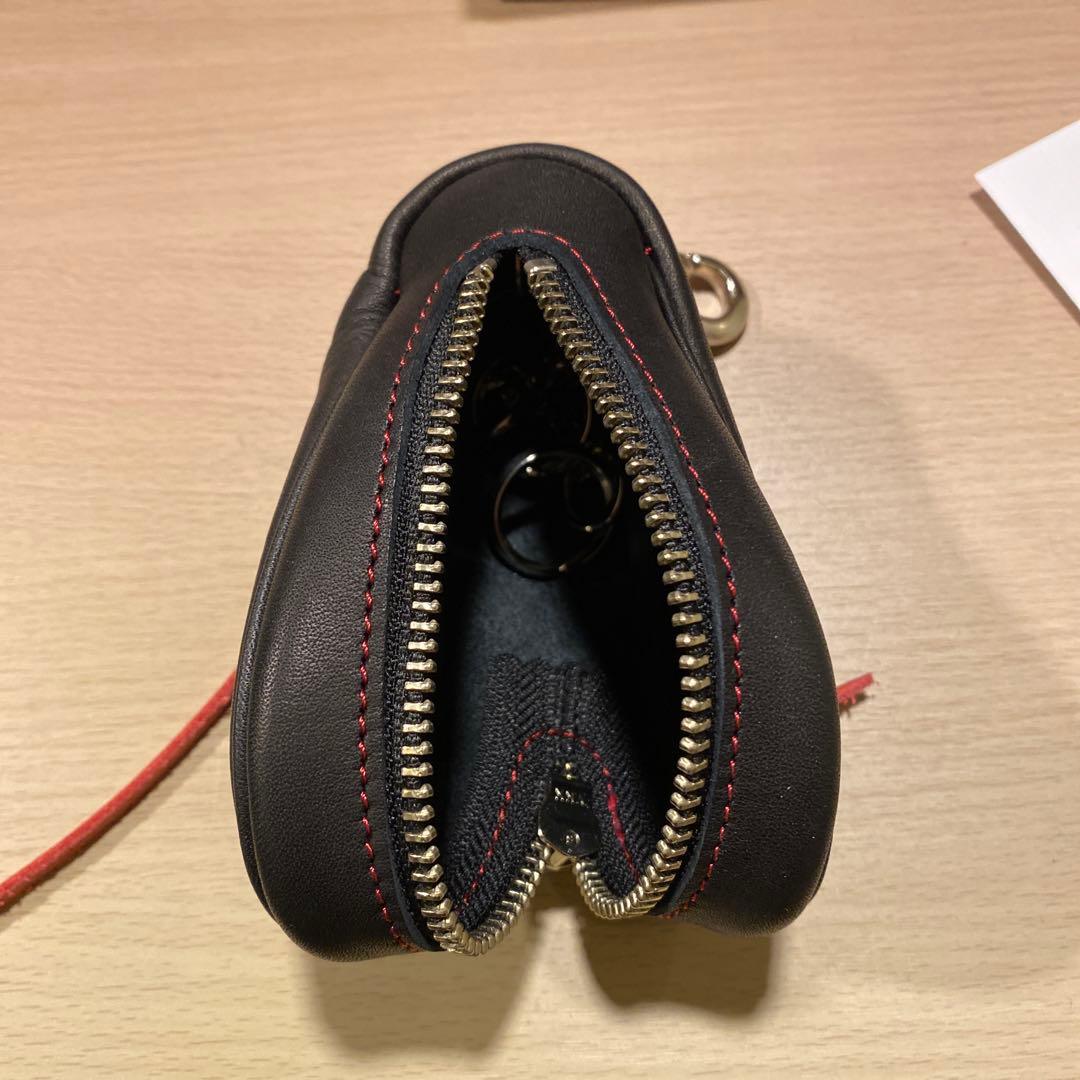 Red Moon ブラックレザーキーケース ポーチ