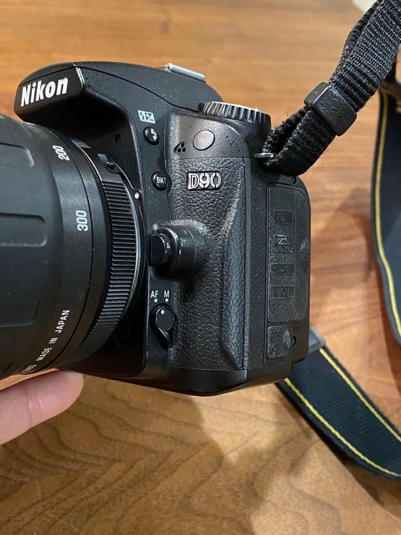 Nikon D90 デジタル一眼Tamron 100-300レンズ付　動作品