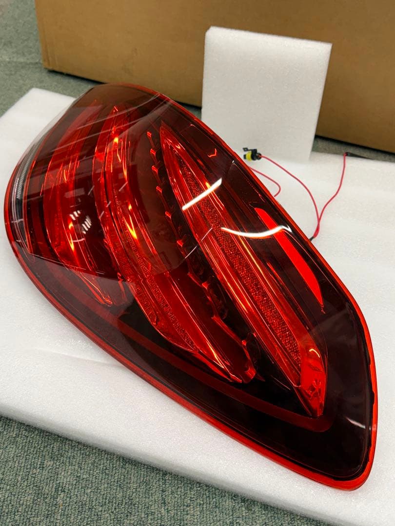 W222 後期　社外品テール　カミングホームファンクション付　送料込み