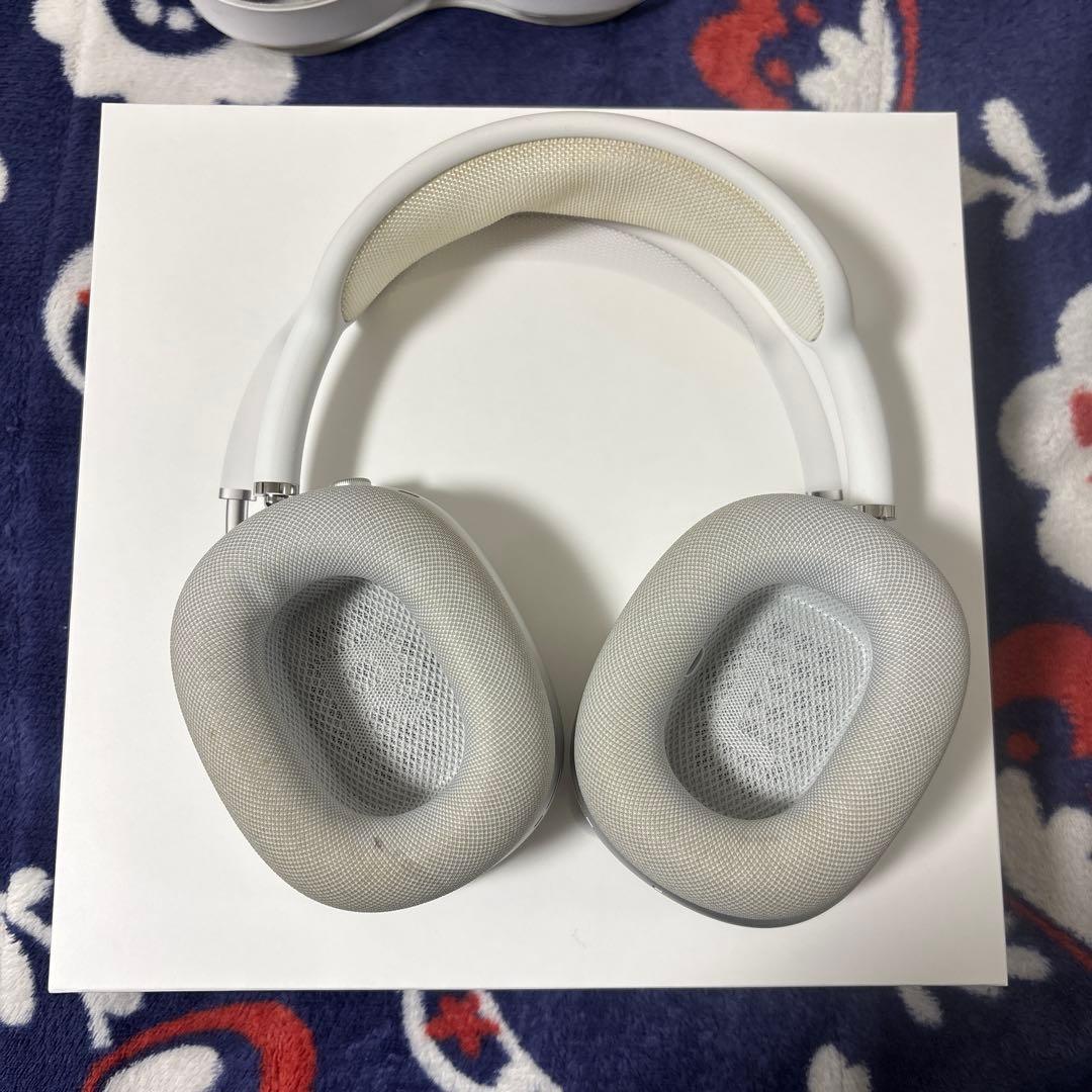 AirPods Maxシルバー
