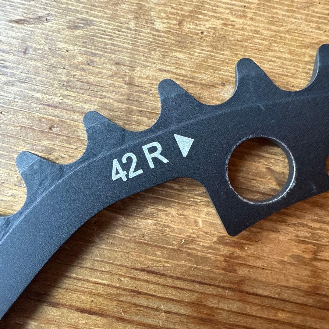 O.SYMETRIC STRONGLIGHT製の楕円チェーンリング