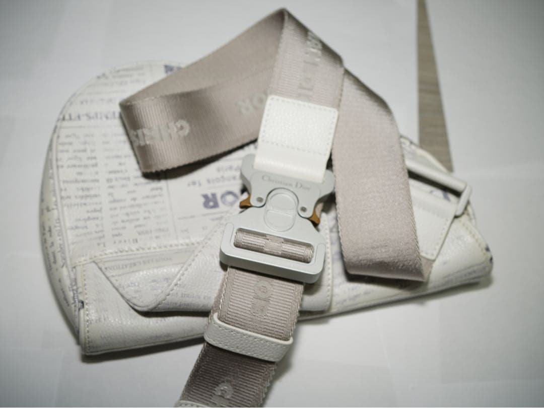 Christian Dior ニュースペーパープリント ボディバッグ