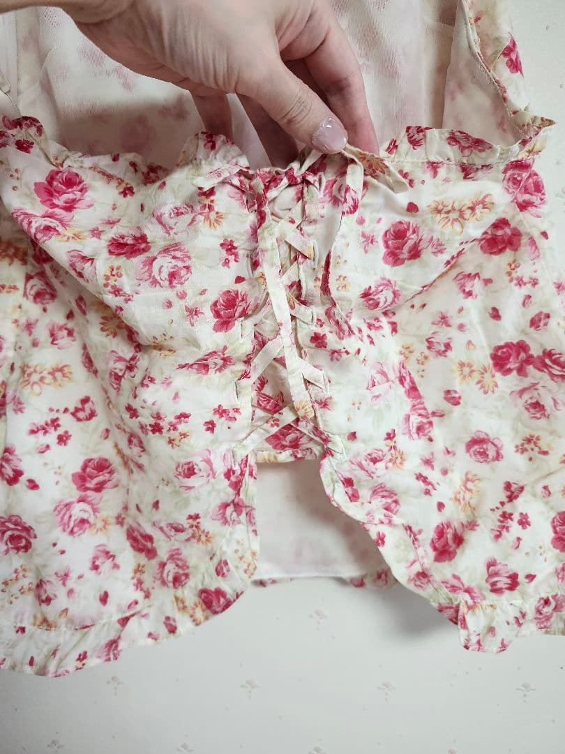 リズリサ　花柄キャミソール