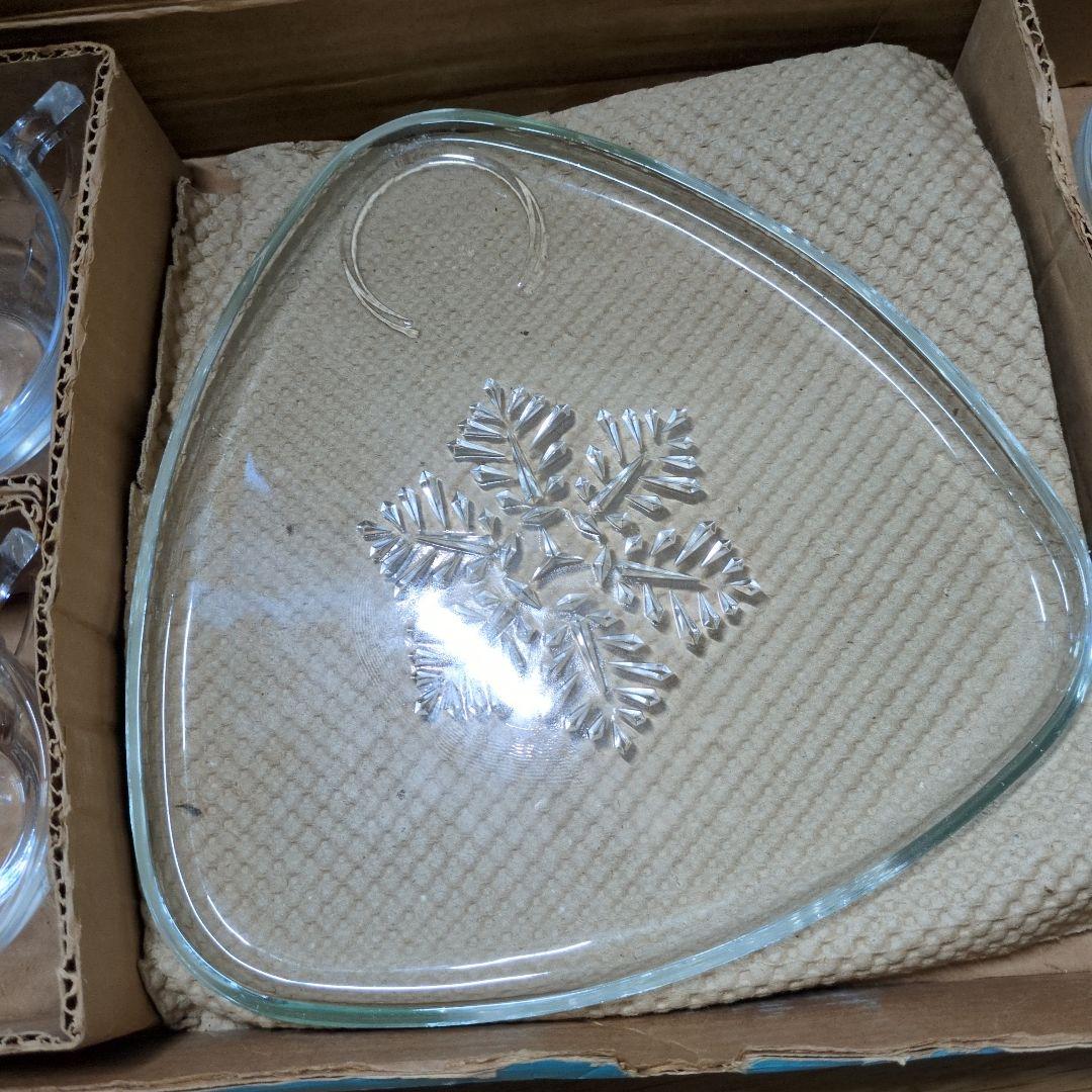 スノーフレーク　インディアナグラス　カップ&ソーサー4点セット