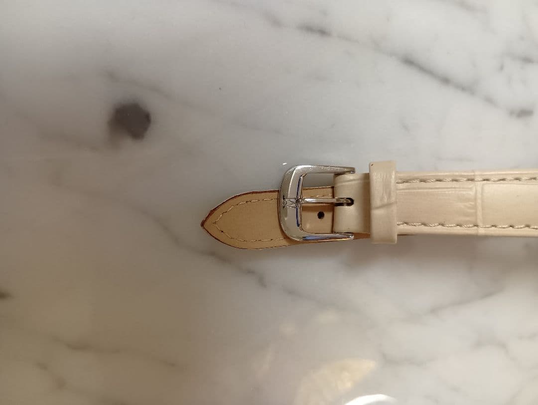 【美品/レザー&電池交換済】MIKIMOTO パール装飾 ベージュレザー腕時計