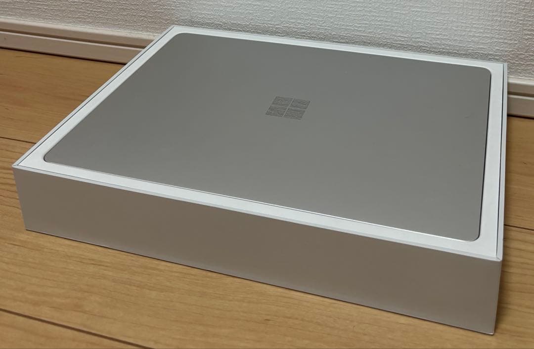 【美品】Surface Laptop Go 128GB プラチナ