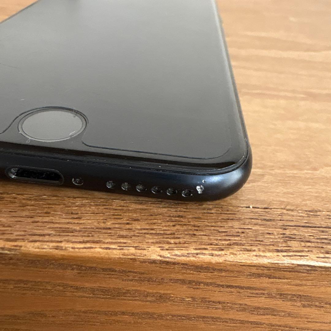 iPhone SE ブラック　64GB