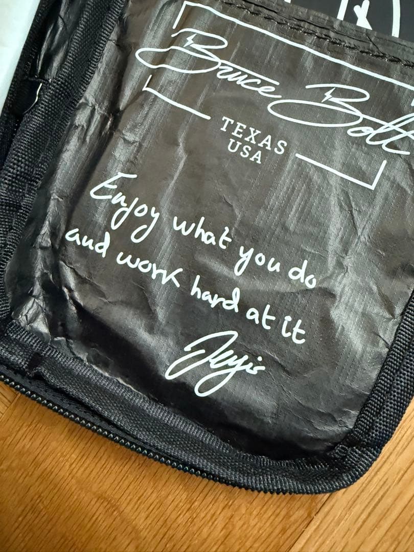 日本未入荷！　BRUCE BOLTのゴルフ用グローブ