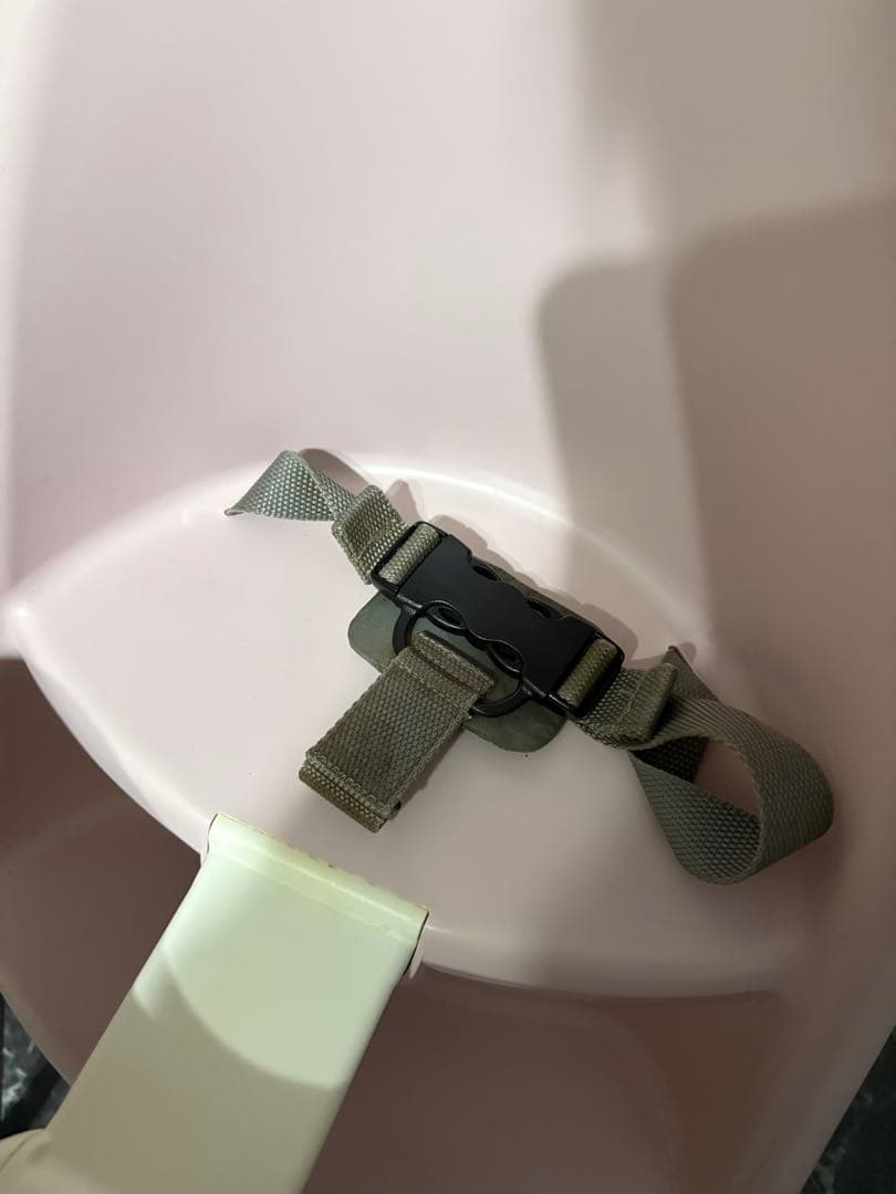 ベビービョルン　ハイチェア　ピンク　ハーネス付き