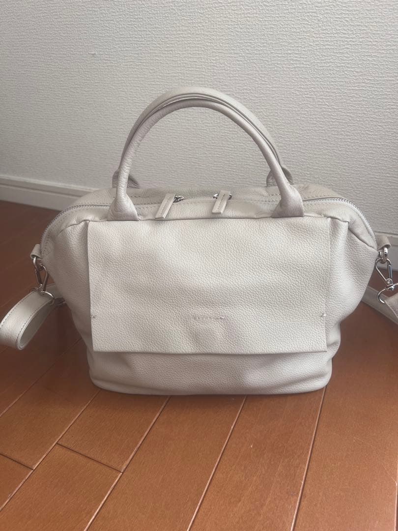 ear PAPILLONNER レザーフラップバッグS