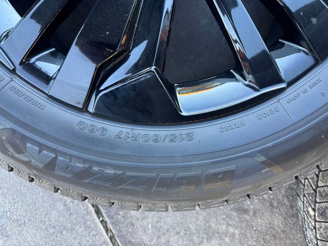 スタッドレス　ブリザックVRX3 2023 リフター　ベルランゴ　ドブロ