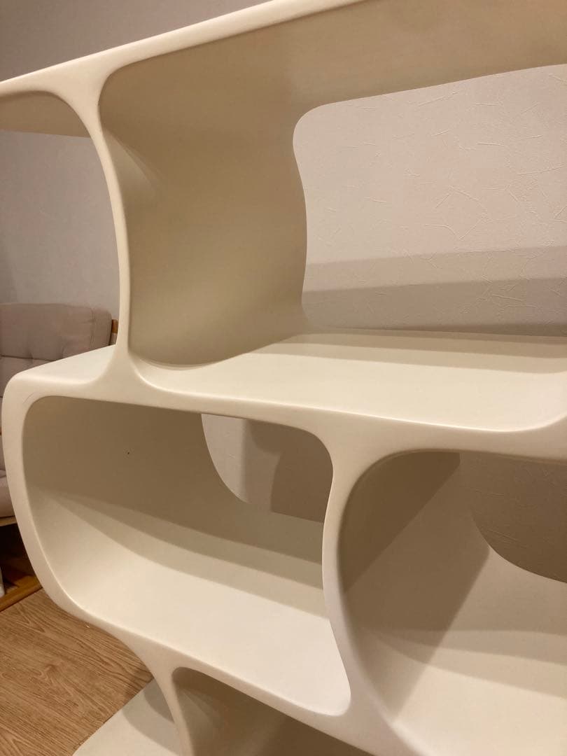 ドラゴンシェルフ　河谷 成樹　スペースエイジ　ミッドセンチュリー　ポストモダン