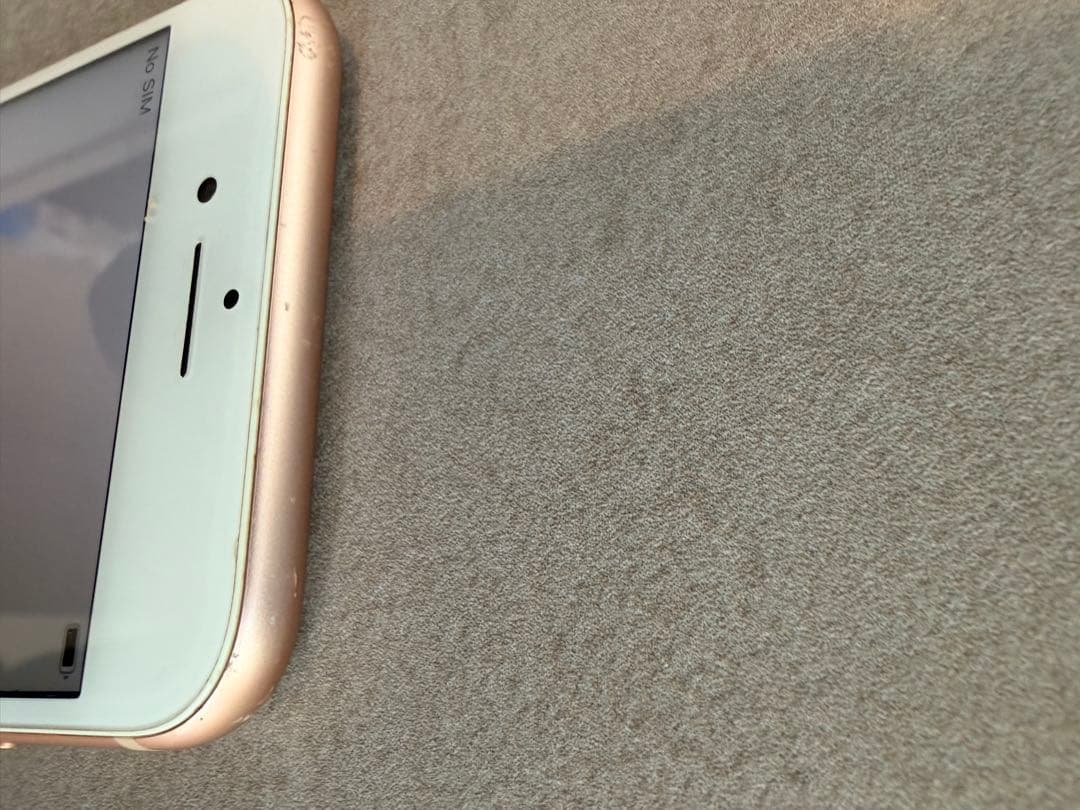 iPhone8 ゴールド