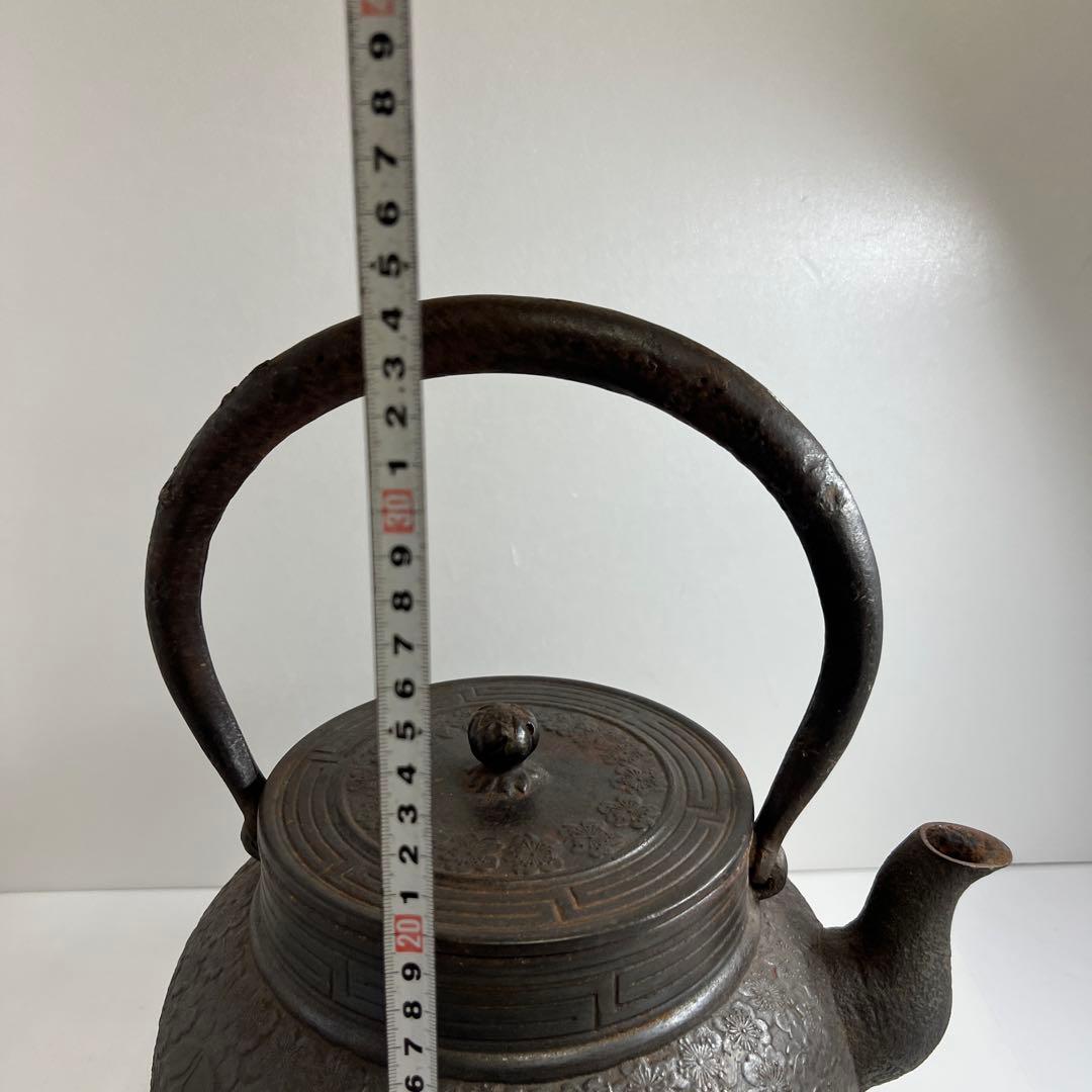 南部鴻栄堂造　桜尽鉄瓶　4833g 高さ35㎝　東な7-1213①