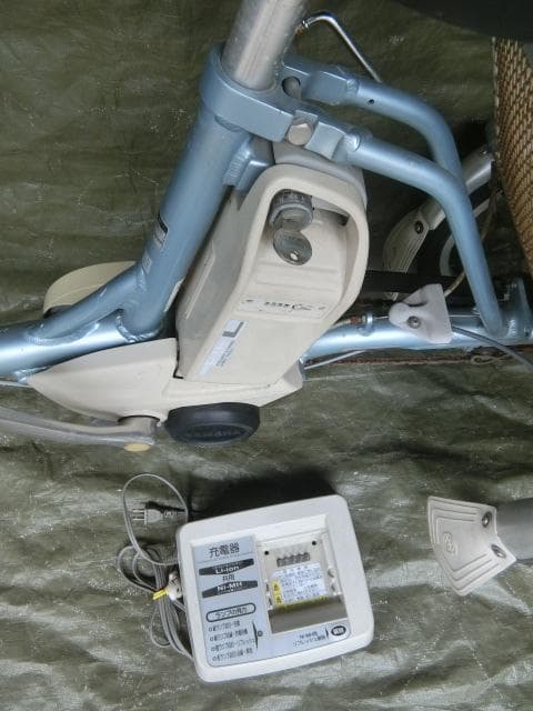 100：ブリヂストン　電動アシスト三輪車　ジャンク引取限定：埼玉県所沢市