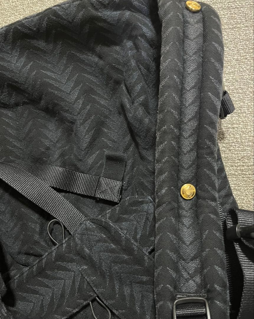 アーティポッペ 抱っこ紐 アローゾロ ザイガイスト ブラック