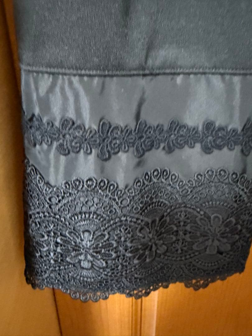 ⭐︎スーパービューティー⭐︎ストレッチ素材＆タフタ切り替えワンピース　44