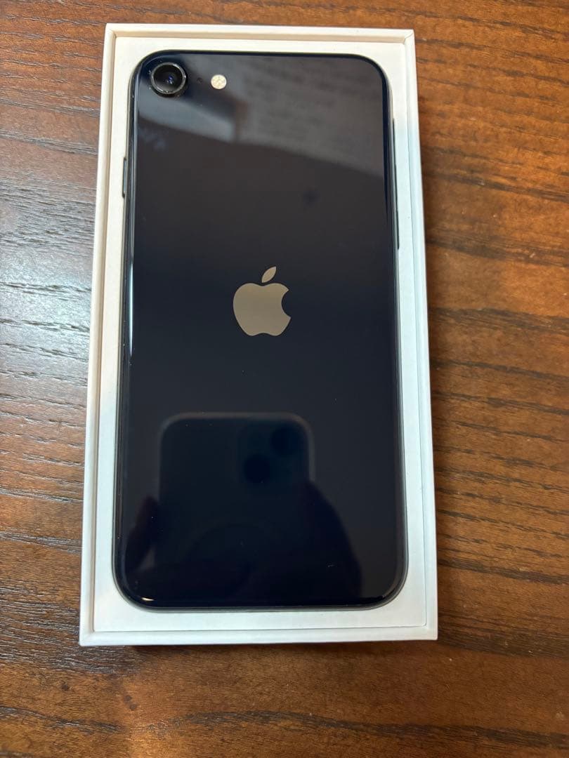 iPhone SE 第3世代 64GB SIMフリー BT86%