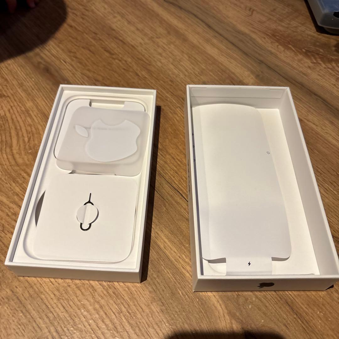 iPhone 15 ブラック 256GB SIMフリー 美品　おまけ付き