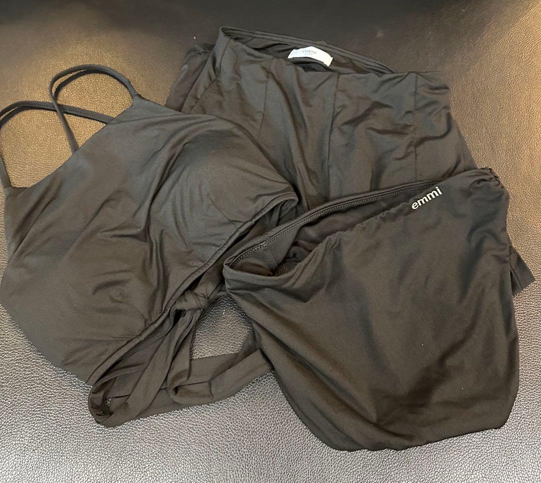 未使用品　emmi 水着　3点セット　ブラック