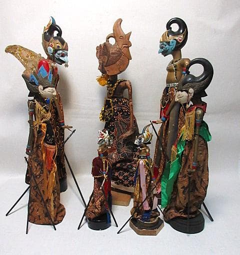 『インドネシア伝統的人形劇 ワヤン・ゴレ』 操り中古人形７体 アンティーク人形