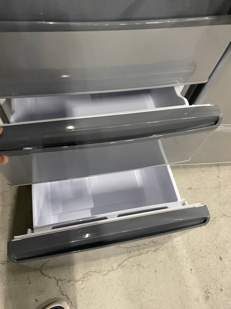 シルバー フレンチドア冷蔵庫 アクゥア355L/2017