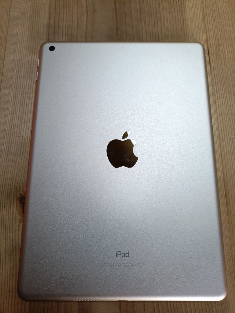 iPad　第5世代　32G　Wi-Fiモデル　【中古品】