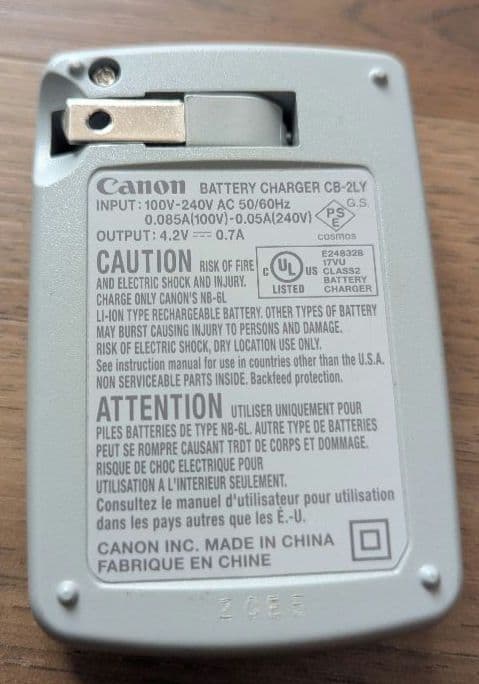 Canon IXY 32S コンパクトデジタルカメラ 動作確認済 本体＋充電器