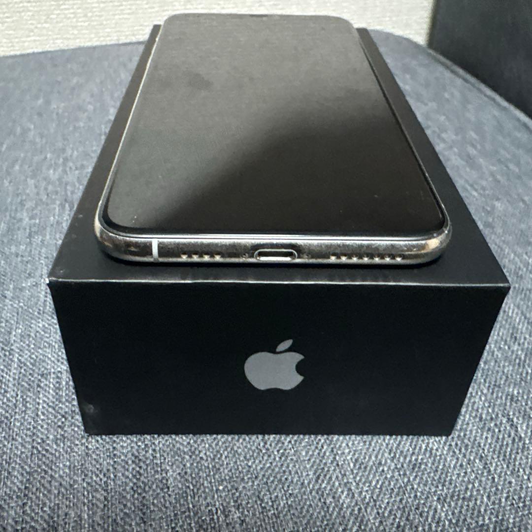 Apple iPhone 11 Pro Max シルバー 本体 SIMフリー