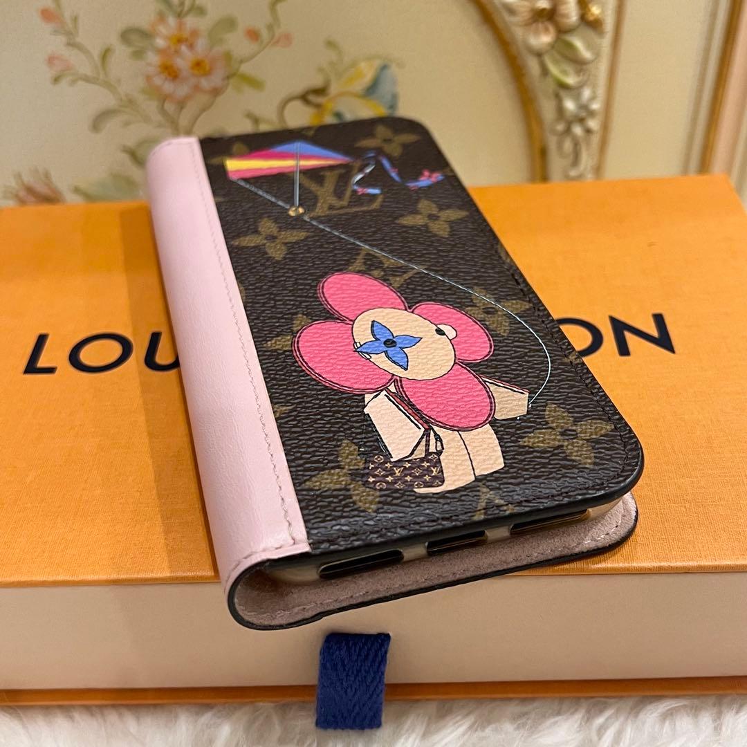 ヴィトン ヴィヴィエンヌiPhoneX &XS フォリオ M69070 日本限定