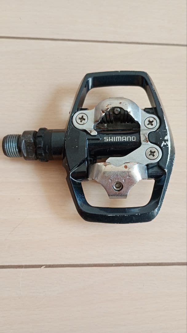 SPDサイクルシューズとSPDビンディングペダル（クリート付）のセット