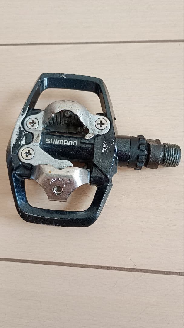 SPDサイクルシューズとSPDビンディングペダル（クリート付）のセット
