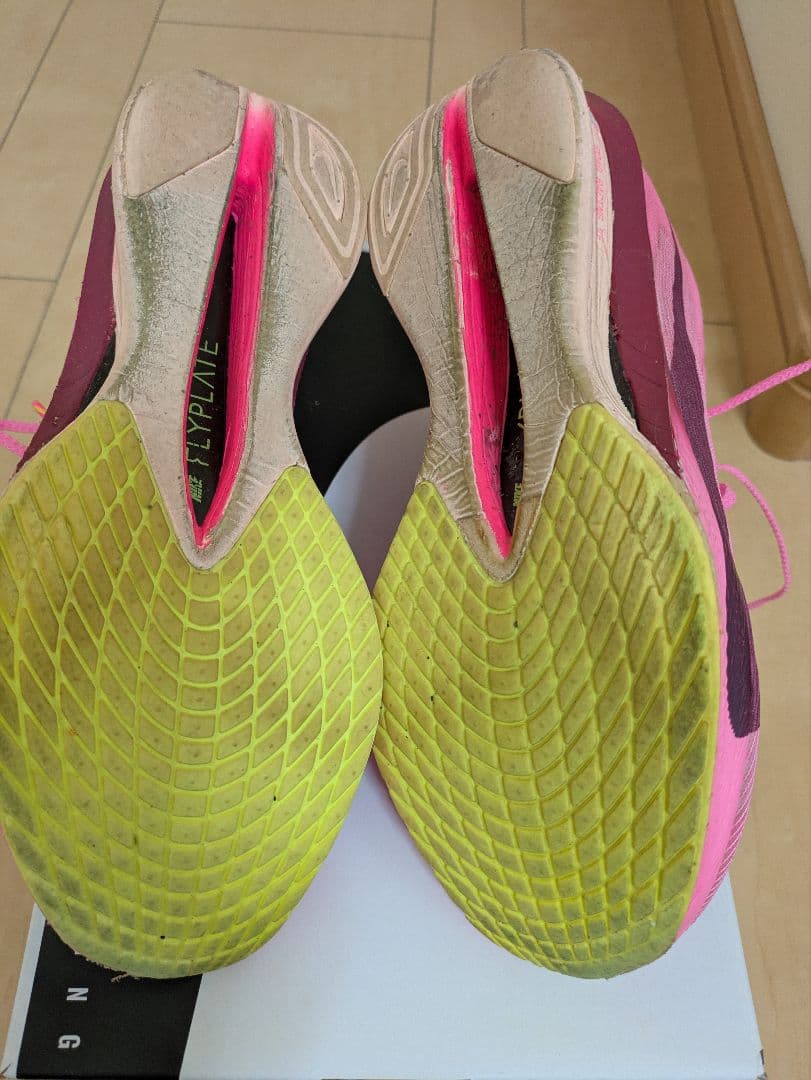 NIKE　ウィメンズ　ヴェイパーフライネクスト％4　25cm