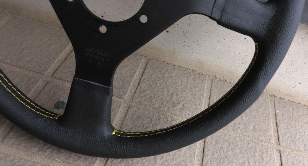 J*様 momo ベローチェ 32パイ ほぼ未使用品