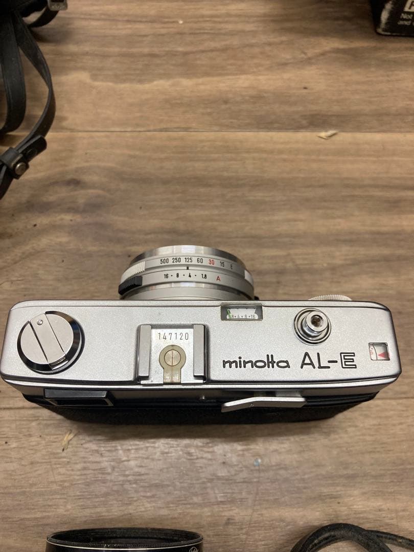 フィルムカメラおまとめ　Nikomat EL minolta-35 など　４点