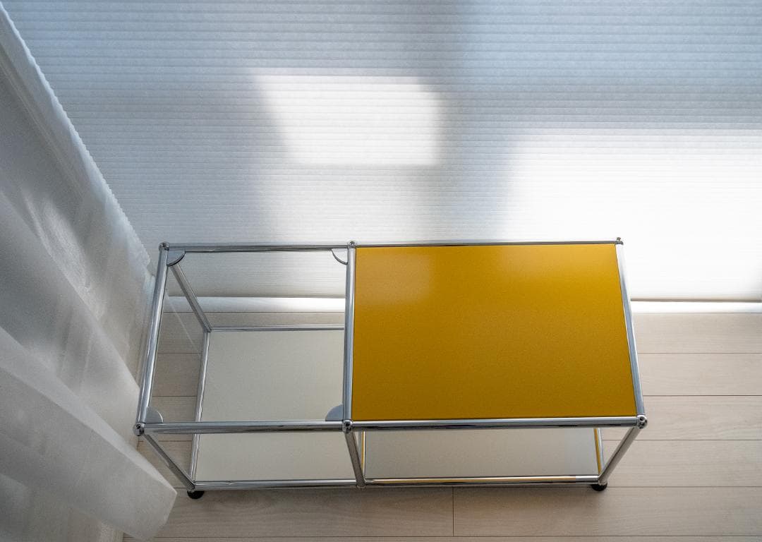 USMハラー イエロー天板のサイドテーブル