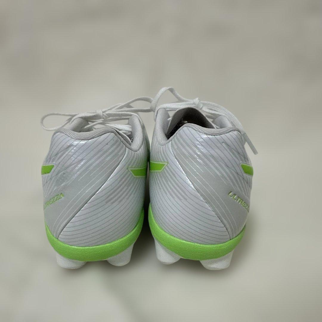 【新品未使用】アシックス ULTREZZA 21cm サッカースパイクジュニア