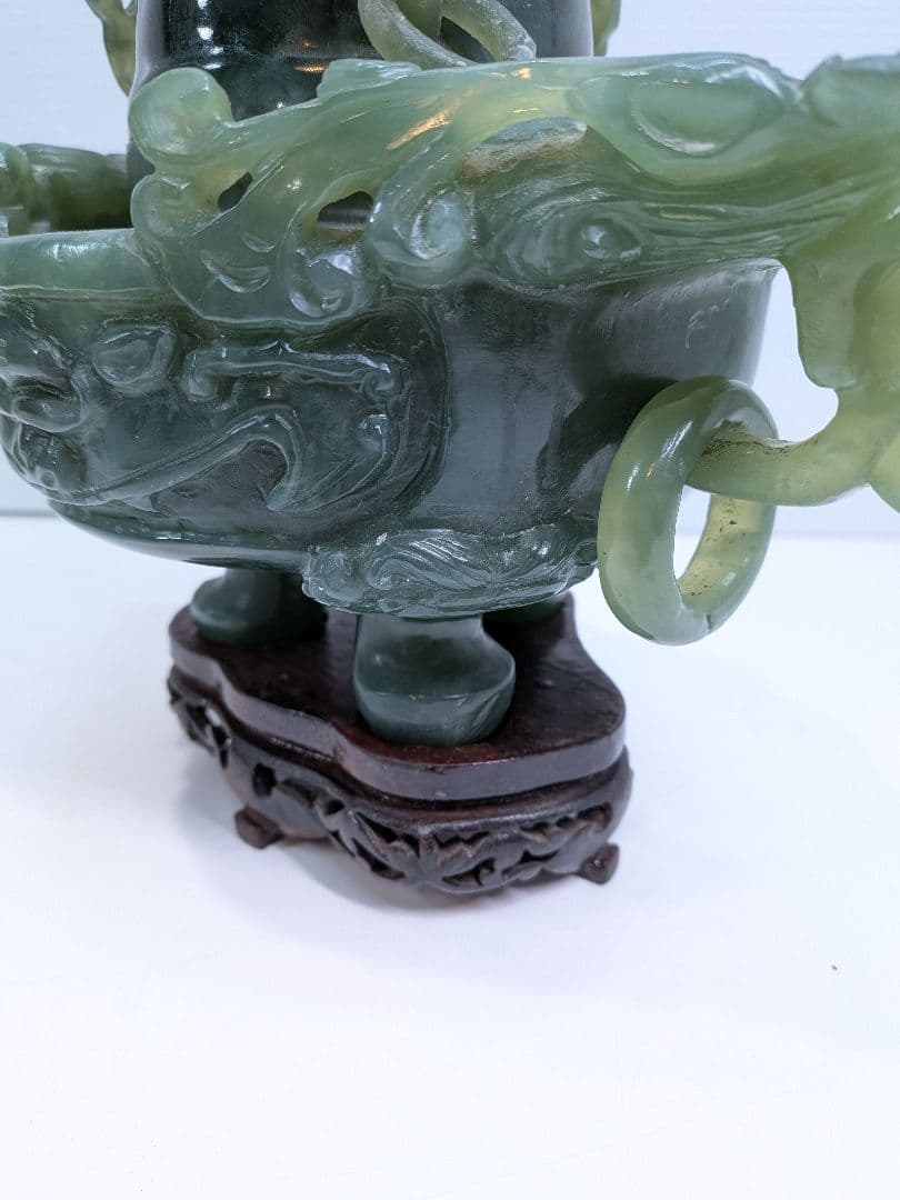 P013 中国美術 翡翠 玉石彫刻 龍彫 香炉 唐木台座付 高さ24cm 大振り