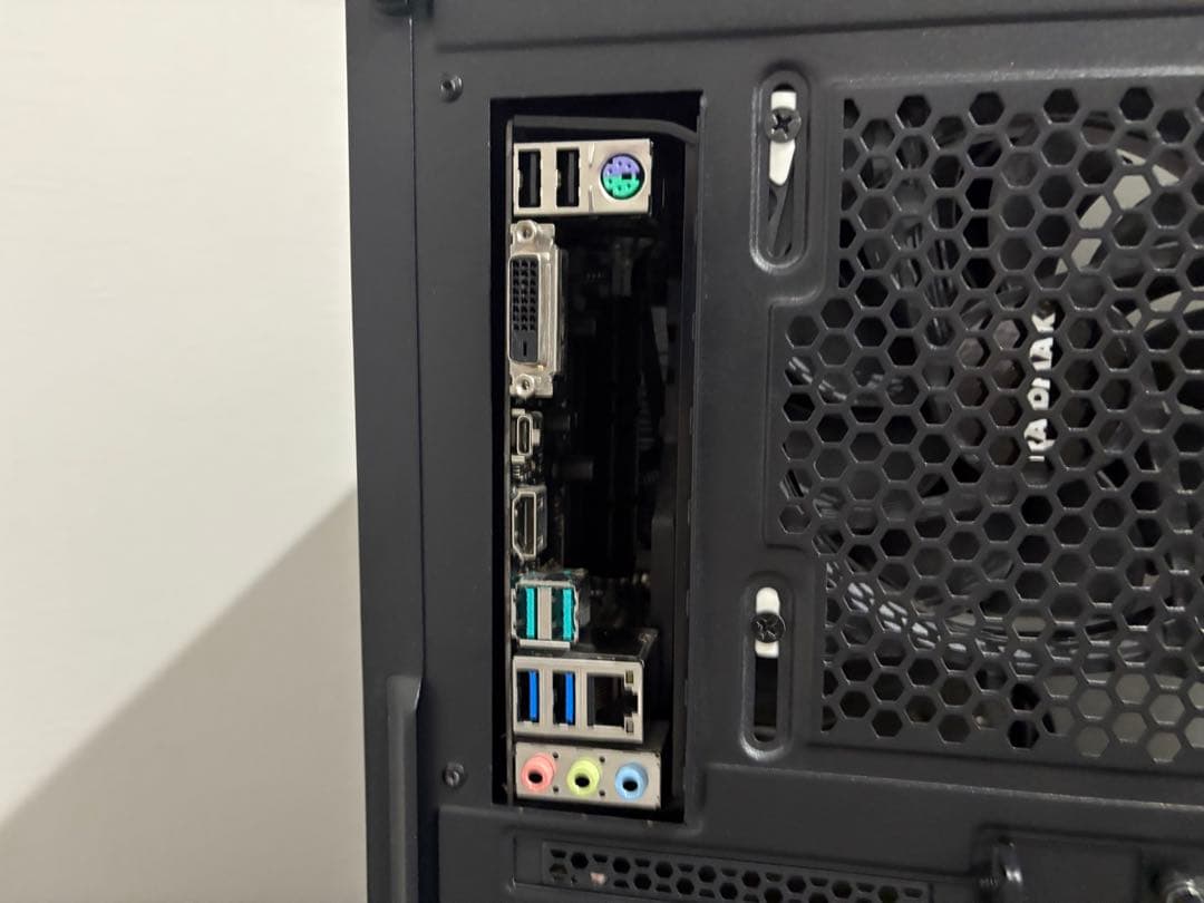 ゲーミングPCフルセット（Windows11、144Hzモニター、SSD1tb）