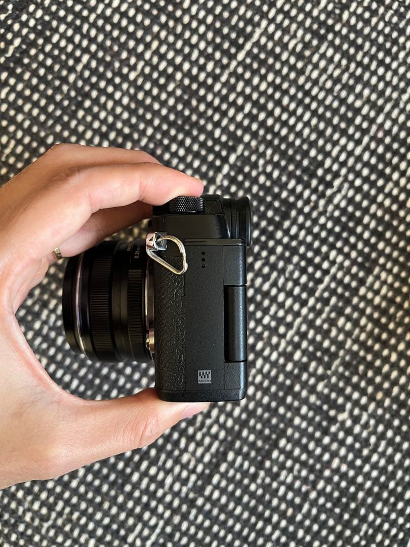 ミラーレス一眼カメラ　オリンパス PEN-F　olympus pen レンズ