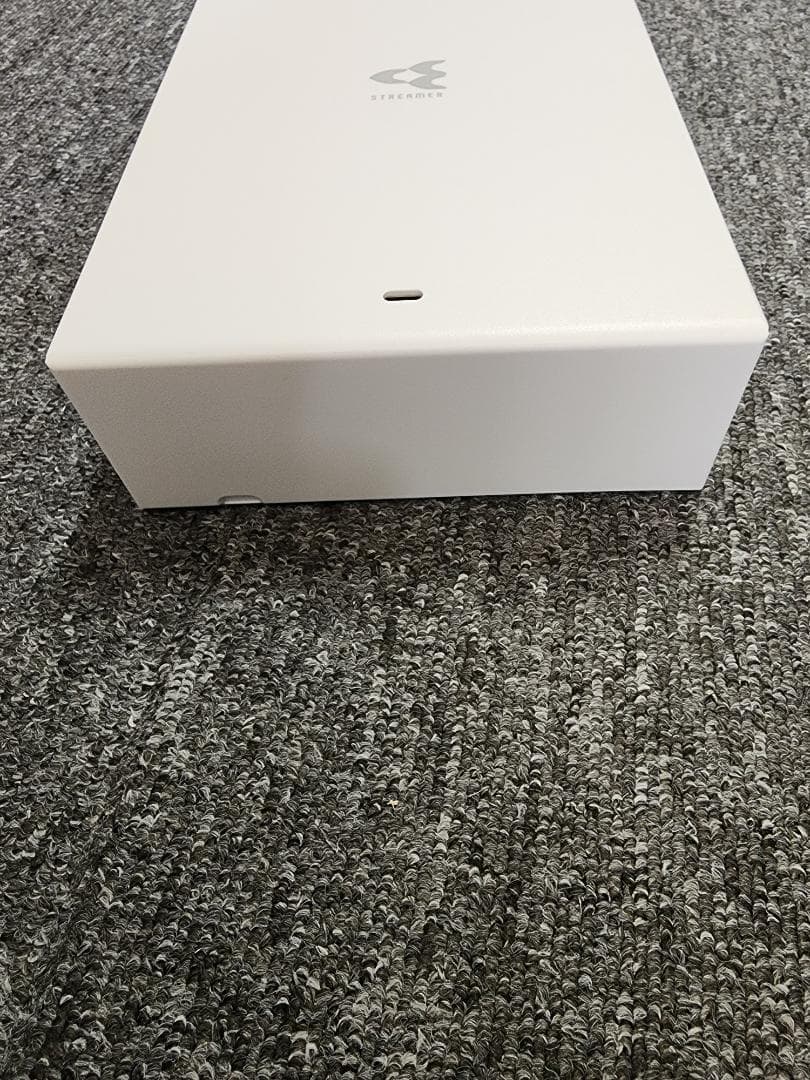 「未使用品」ダイキン 充電式コードレス電気脱臭機 ループストリーマ