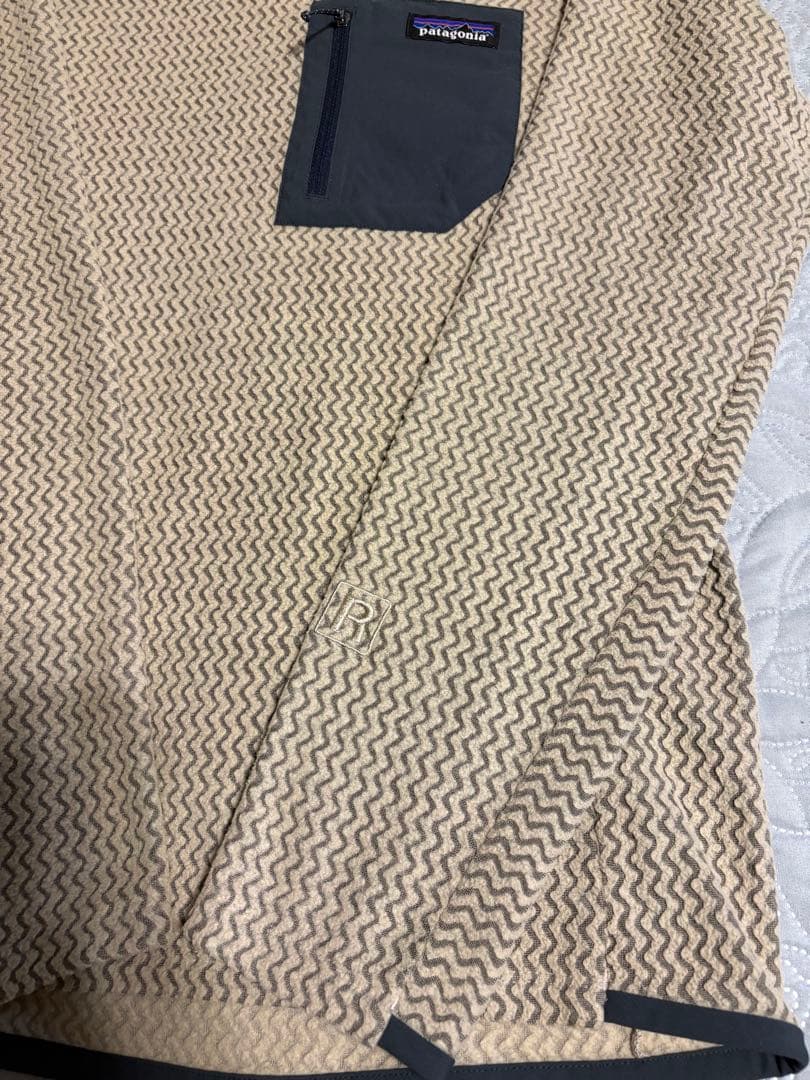 【美品】パタゴニア メンズ・R1 エア・クルー　Sサイズ (日本サイズM相当)