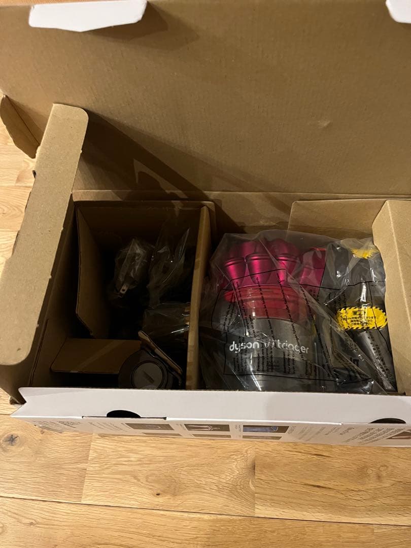 【未使用】dyson V7 Trigger ハンディクリーナー HH11