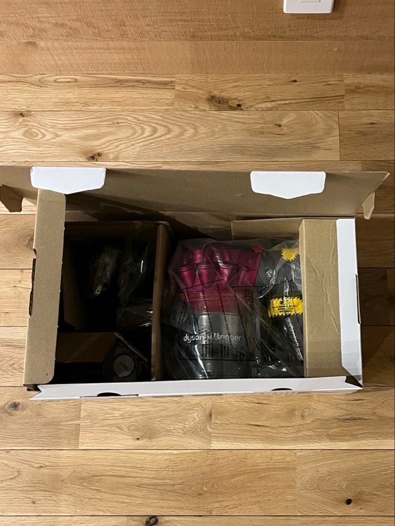 【未使用】dyson V7 Trigger ハンディクリーナー HH11