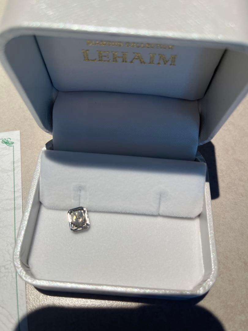 片耳のみ　レハイム　バケットカット　ダイヤモンド　ピアス