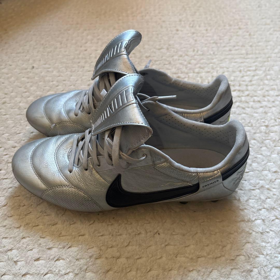 ナイキプレミア　スパイク　サッカーシューズ　ティエンポ