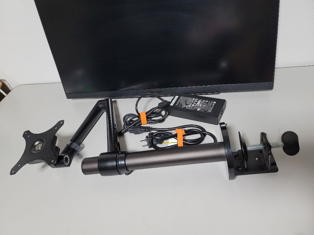 LG 144Hz対応 4K IPS 1ms ゲーミングモニター アームセット