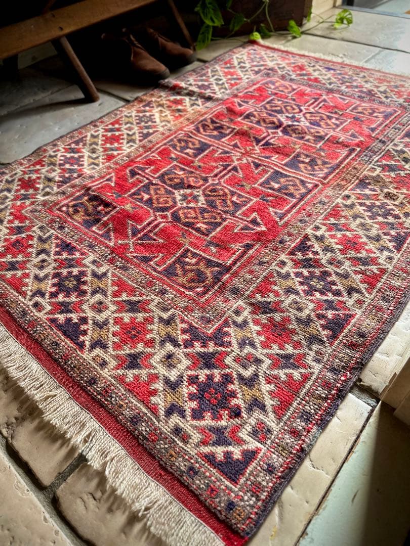 トライバルラグ　ヴィンテージラグ　コーカサスラグ　クルド族　プリミティブアート
