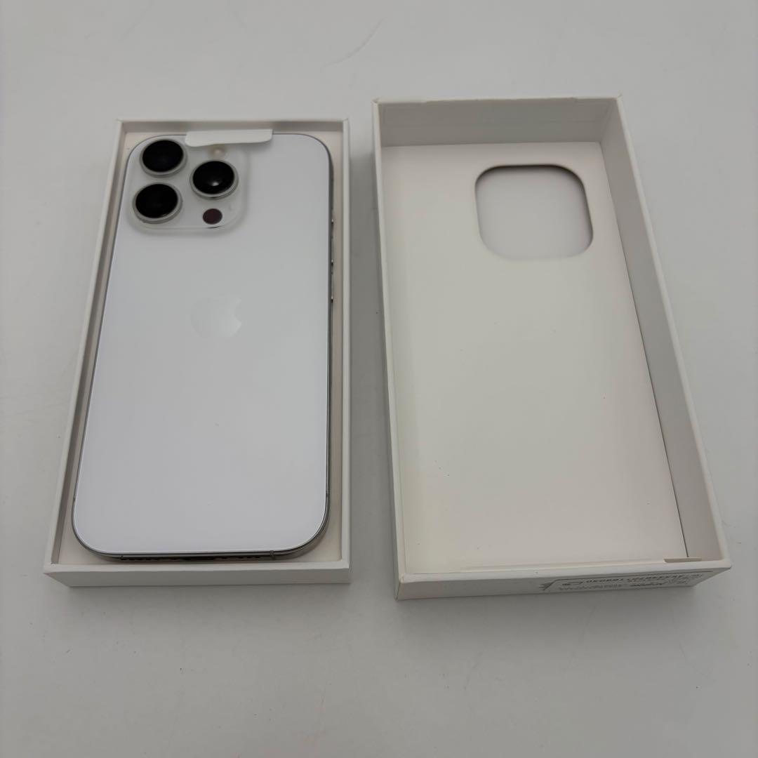 Apple iPhone 16 Proホワイトチタニウム256GB