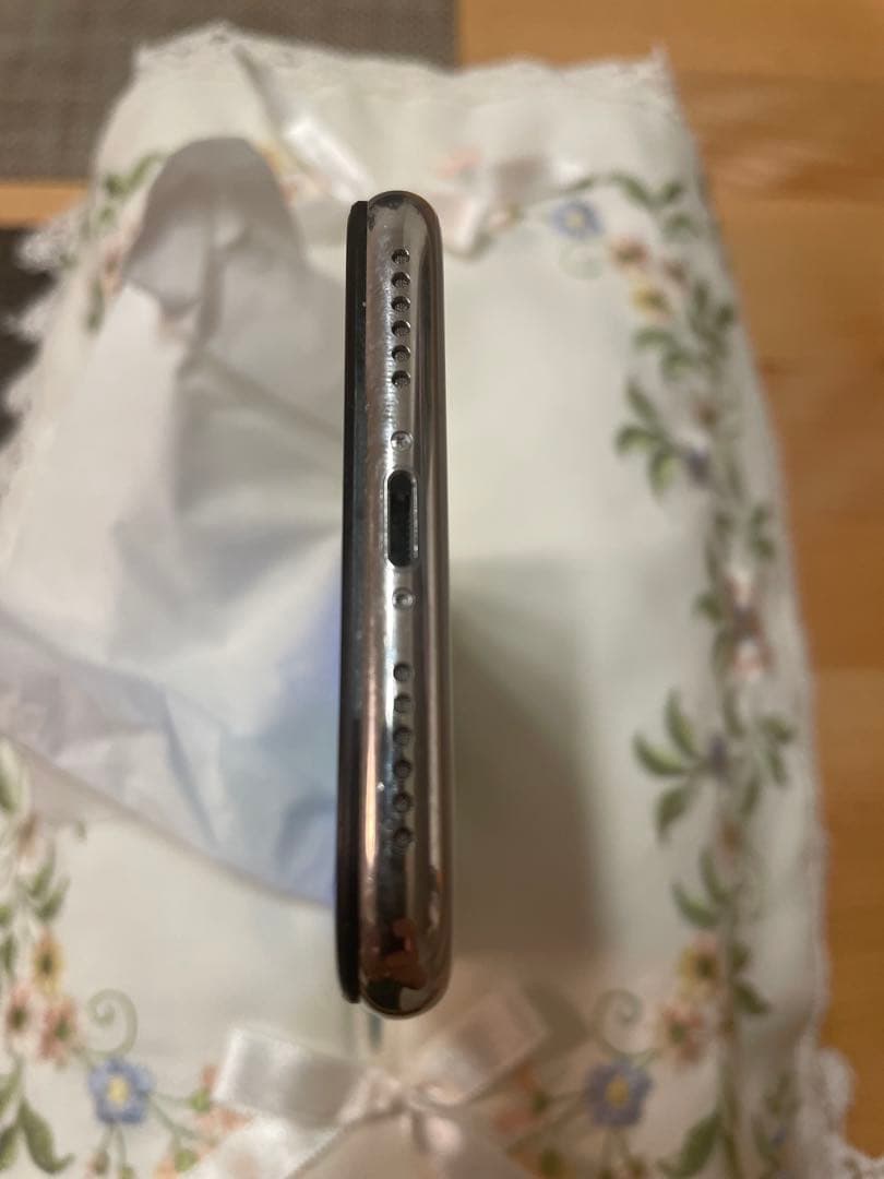 Apple iPhone X シルバー　64G